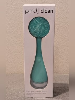 PMD Clean Smart Facial Cleansing Device Silicone Brush Waterproof Teal Open Box
